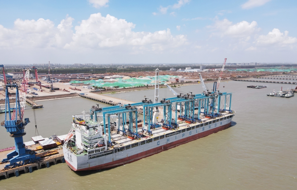 助力東非綠色港口發(fā)展!GENMA 10臺(tái)45噸鋰電RTG成功發(fā)運(yùn)(圖1) 助力東非綠色港口發(fā)展!GENMA 10臺(tái)45噸鋰電RTG成功發(fā)運(yùn)(圖1)