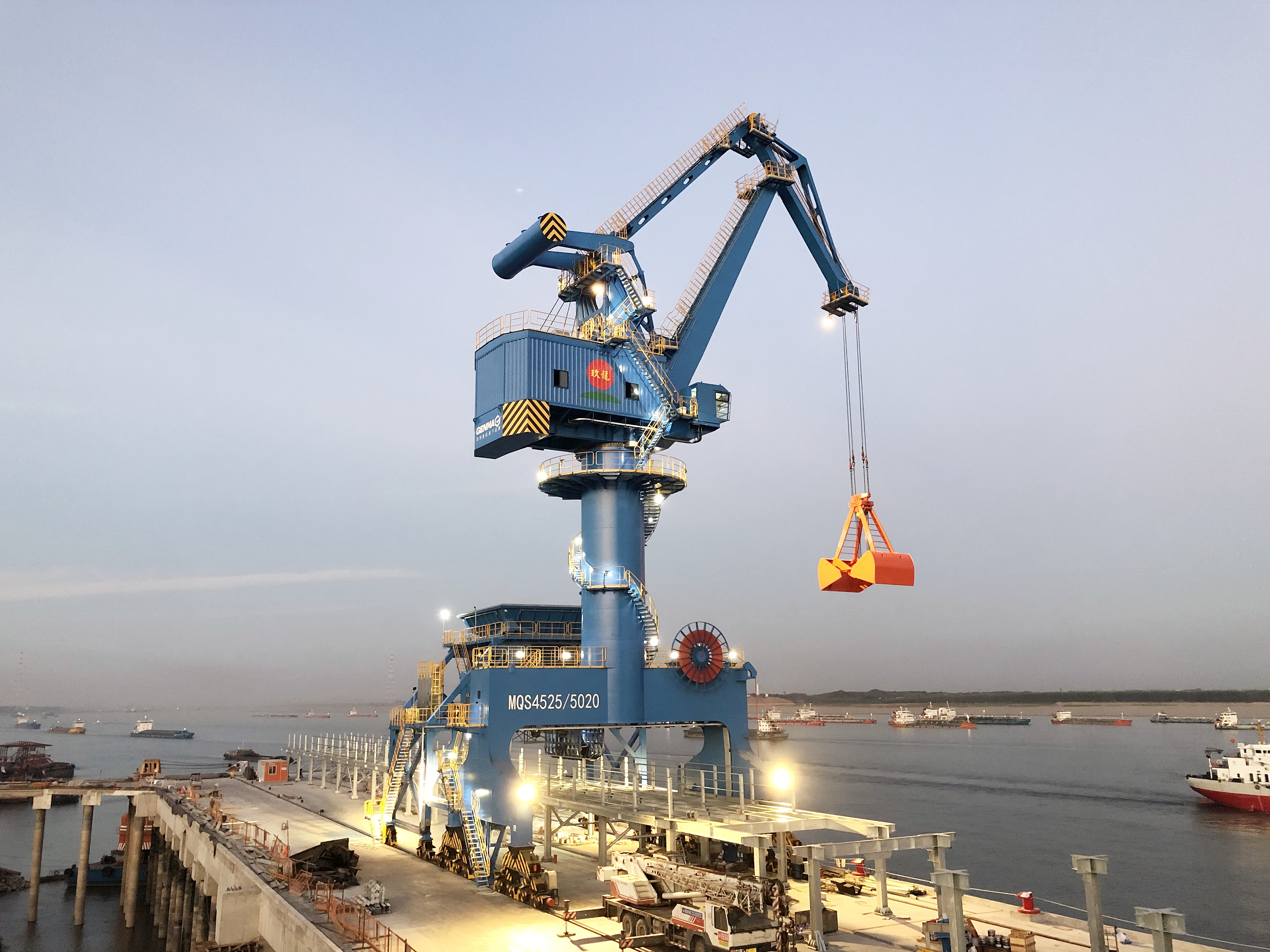 GENMA成功中標(biāo)海外客戶兩臺多功能門座式起重機訂單(圖1)